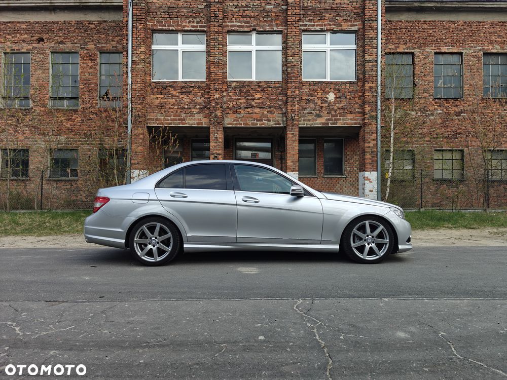 Mercedes-Benz Klasa C 300 Avantgarde 4-Matic - 36