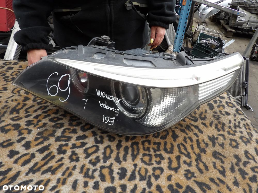 BMW -  E60,E61 - XENON - WYSZCZERBIONE SZKŁO - LEWA LAMPA PRZEDNIA - EUROPA - 1