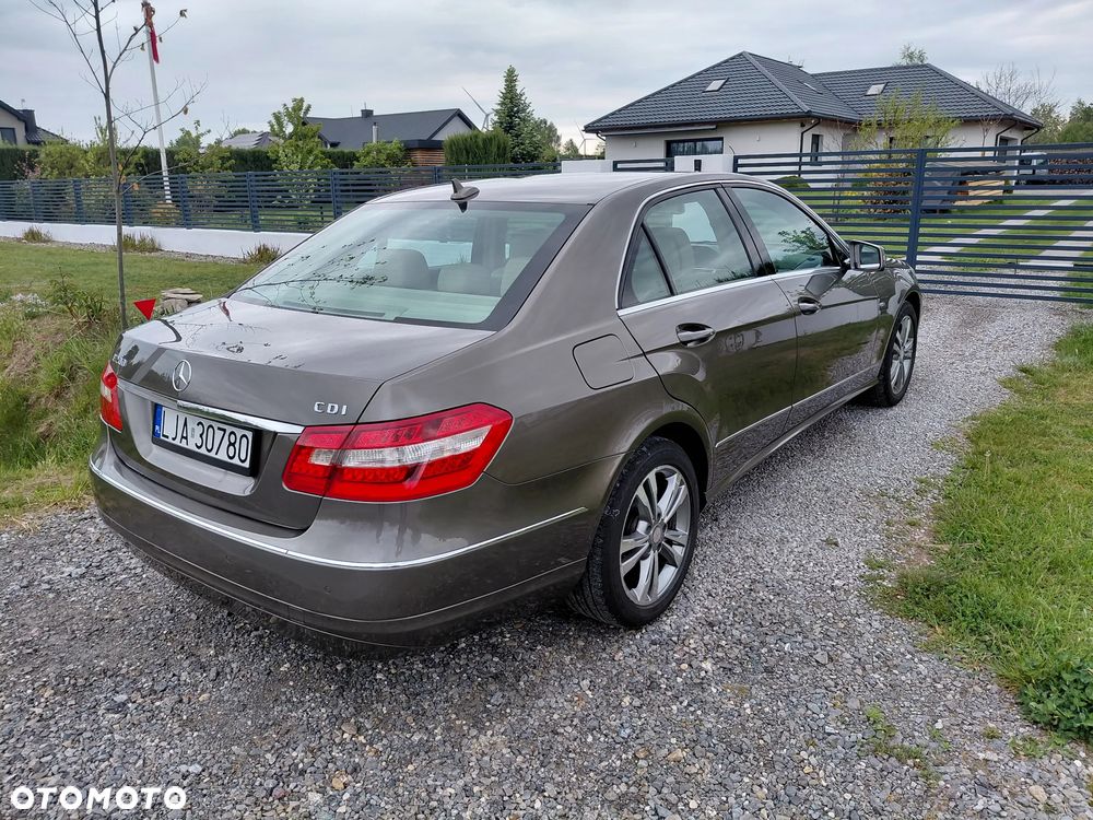 Mercedes-Benz Klasa E 200 CDI DPF BlueEFFICIENCY 7G-TRONIC Elegance - 5