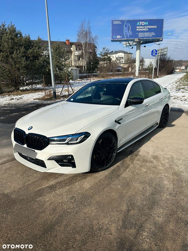 BMW Seria 5 M550i xDrive sport - 16