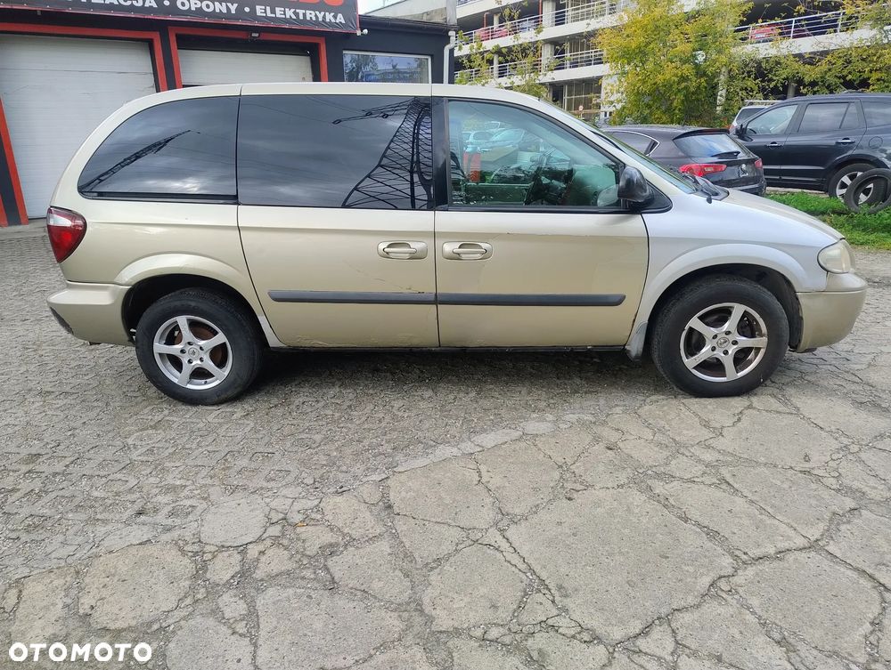 Chrysler Town & Country 3.3 - 7