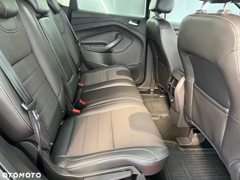 Ford Kuga 1.5 EcoBoost 2x4 Titanium - 27
