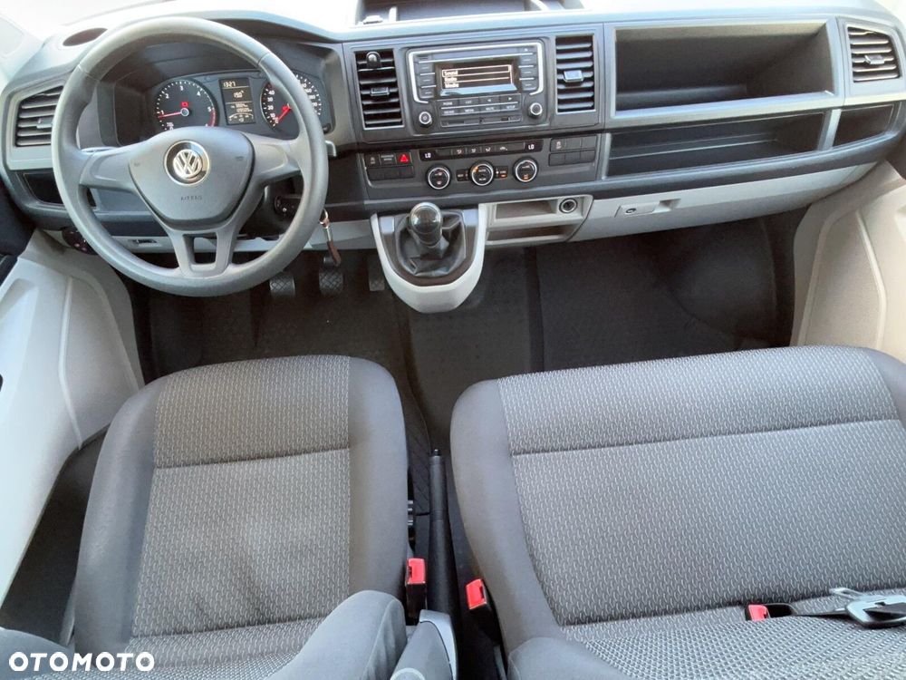 Volkswagen Caravelle - 14