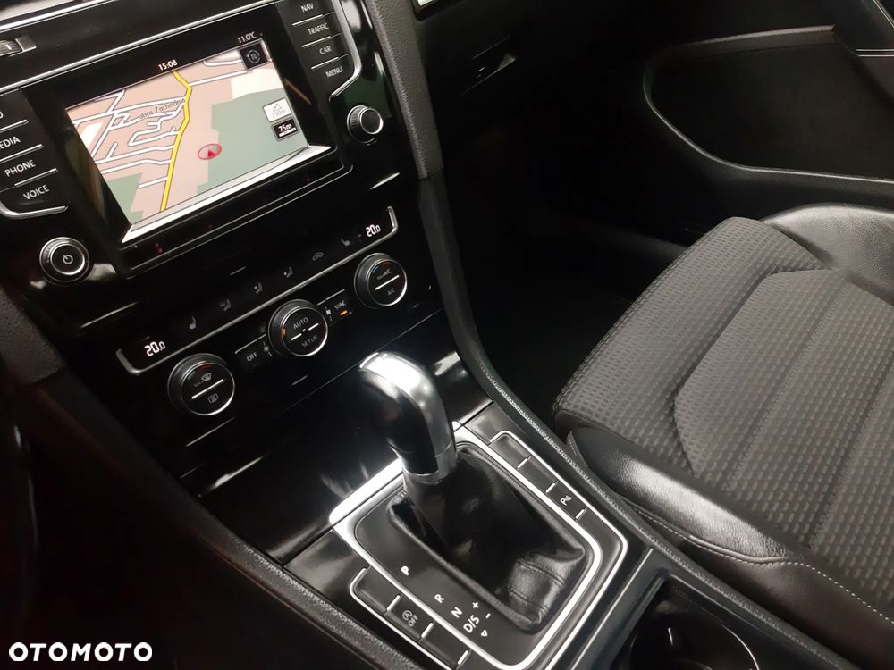 Volkswagen Golf 1.4 TSI ACT BlueMotion Technology DSG Highline - 19