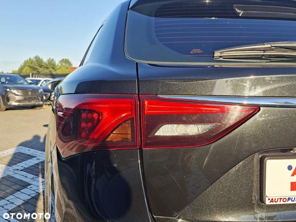 Toyota Avensis - 8