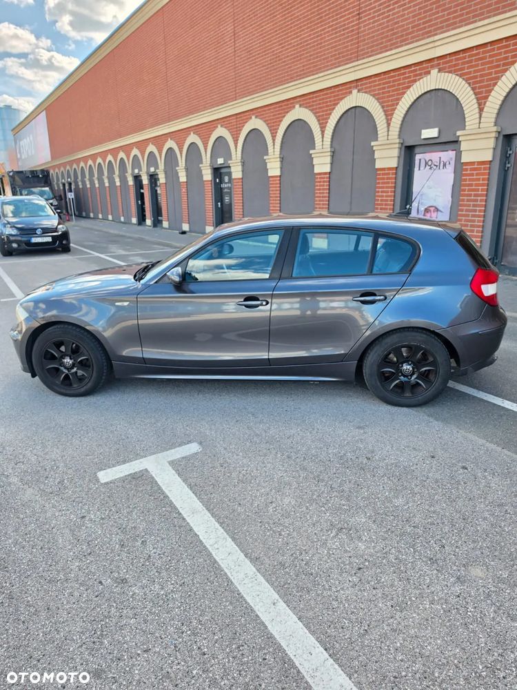 BMW Seria 1 120i - 10
