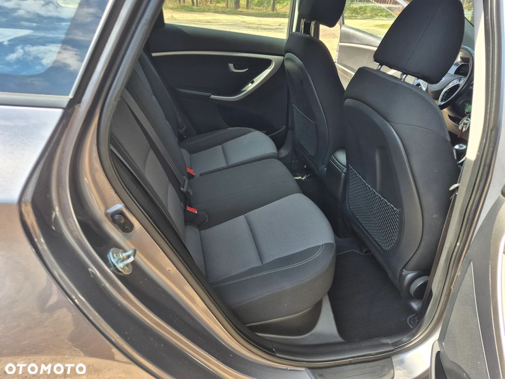 Hyundai i30 i30cw 1.4 CRDi Advantage - 32