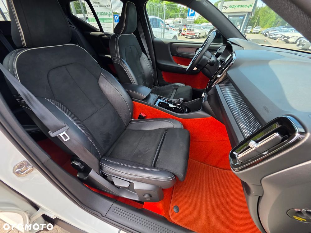 Volvo XC 40 T3 R-Design - 33