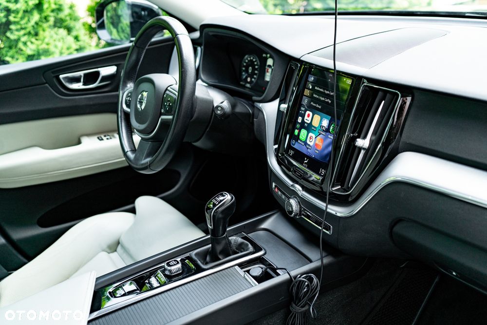 Volvo XC 60 D3 Momentum Pro - 2