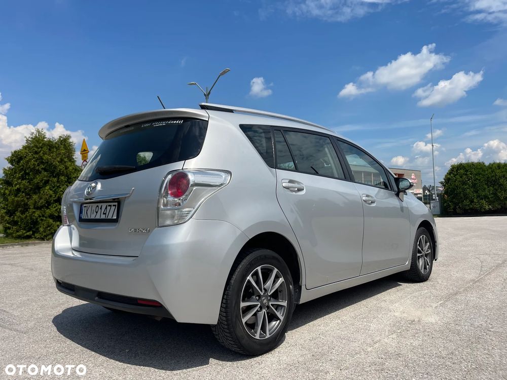 Toyota Verso 2.0 D-4D Premium - 4