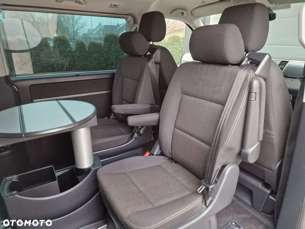 Volkswagen Multivan - 15