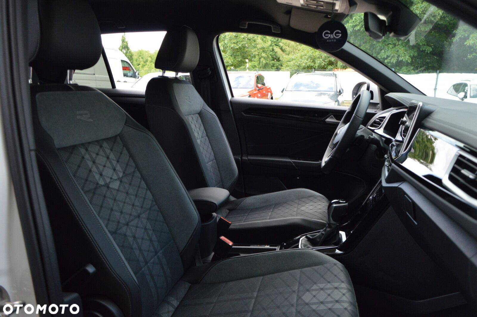 Volkswagen T-Roc - 19