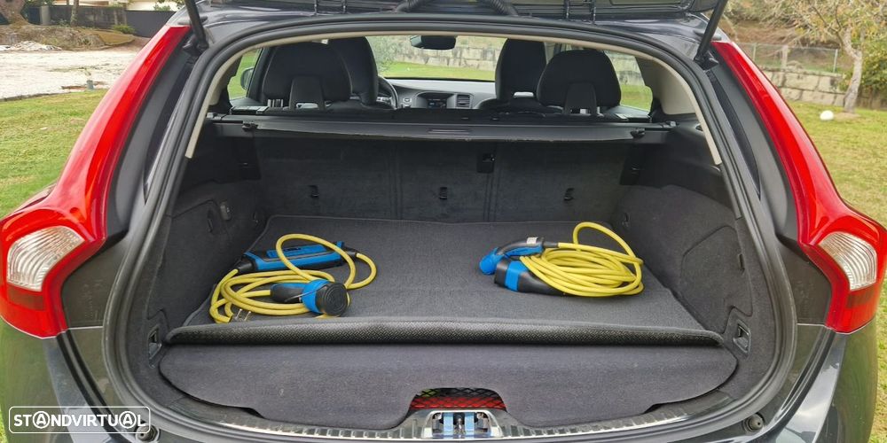 Volvo V60 2.4 D6 Momentum AWD Phev - 16