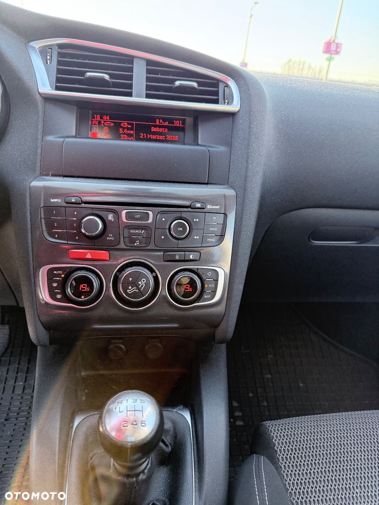 Citroën C4 e-HDi 115 Selection - 14