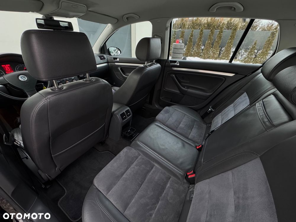 Volkswagen Golf 2.0 TDI DPF 4Motion Trendline - 31