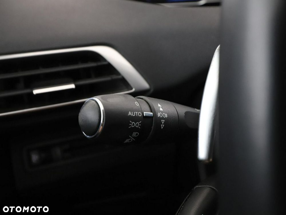 Peugeot 5008 THP 165 EAT6 Crossway - 36