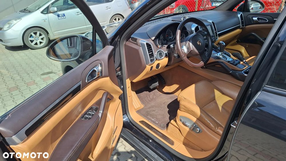 Porsche Cayenne - 9