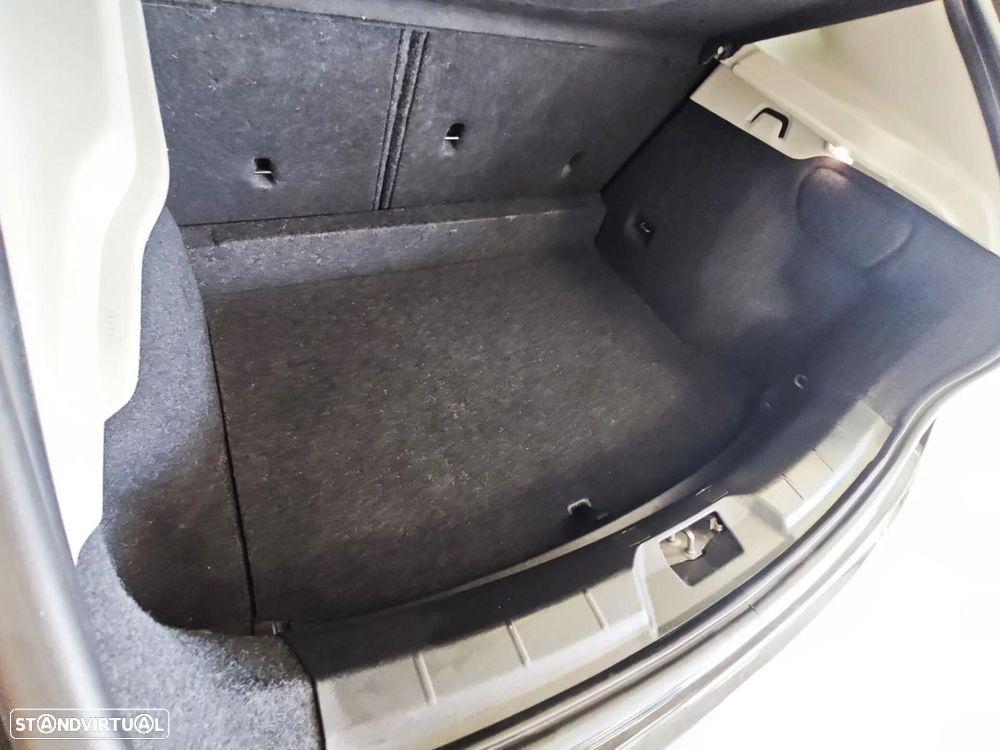 Volvo V40 Cross Country 1.6 D2 Momentum - 10