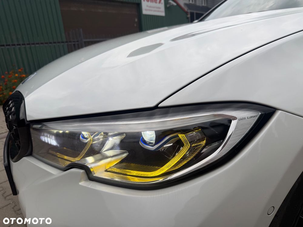 BMW Seria 3 330d M Sport - 16