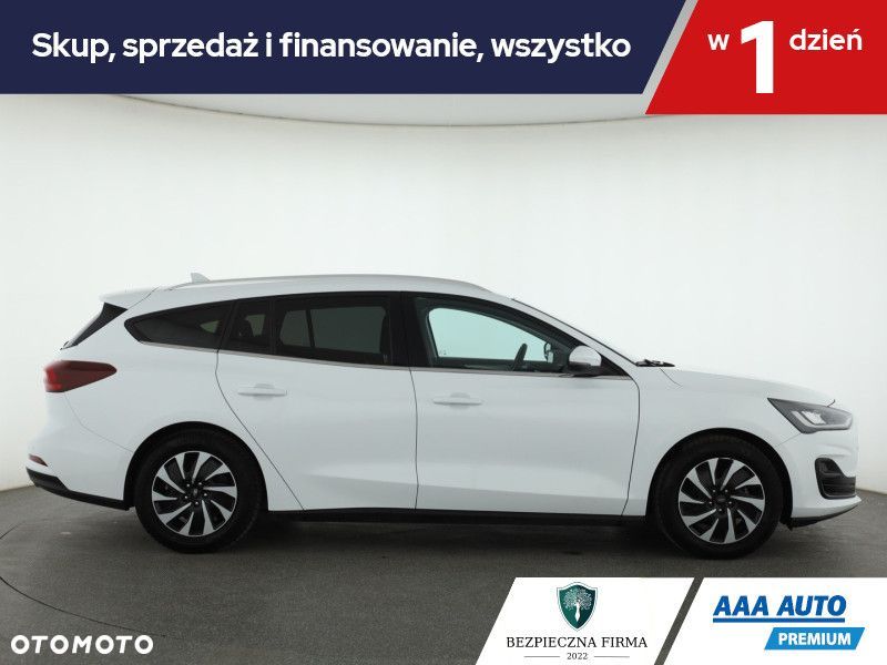Ford Focus SW - 8