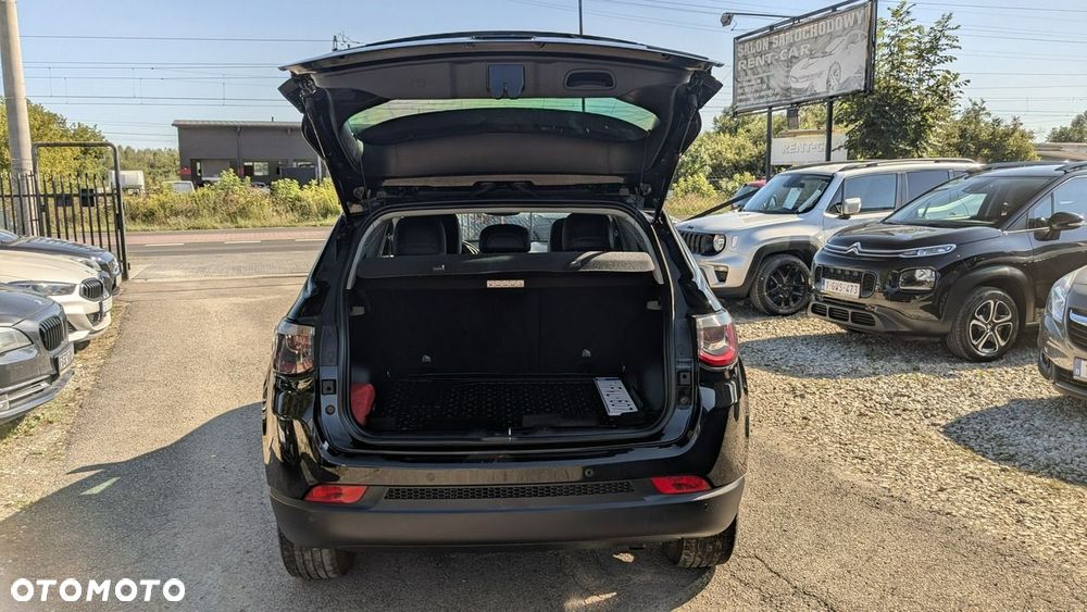 Jeep Compass - 33