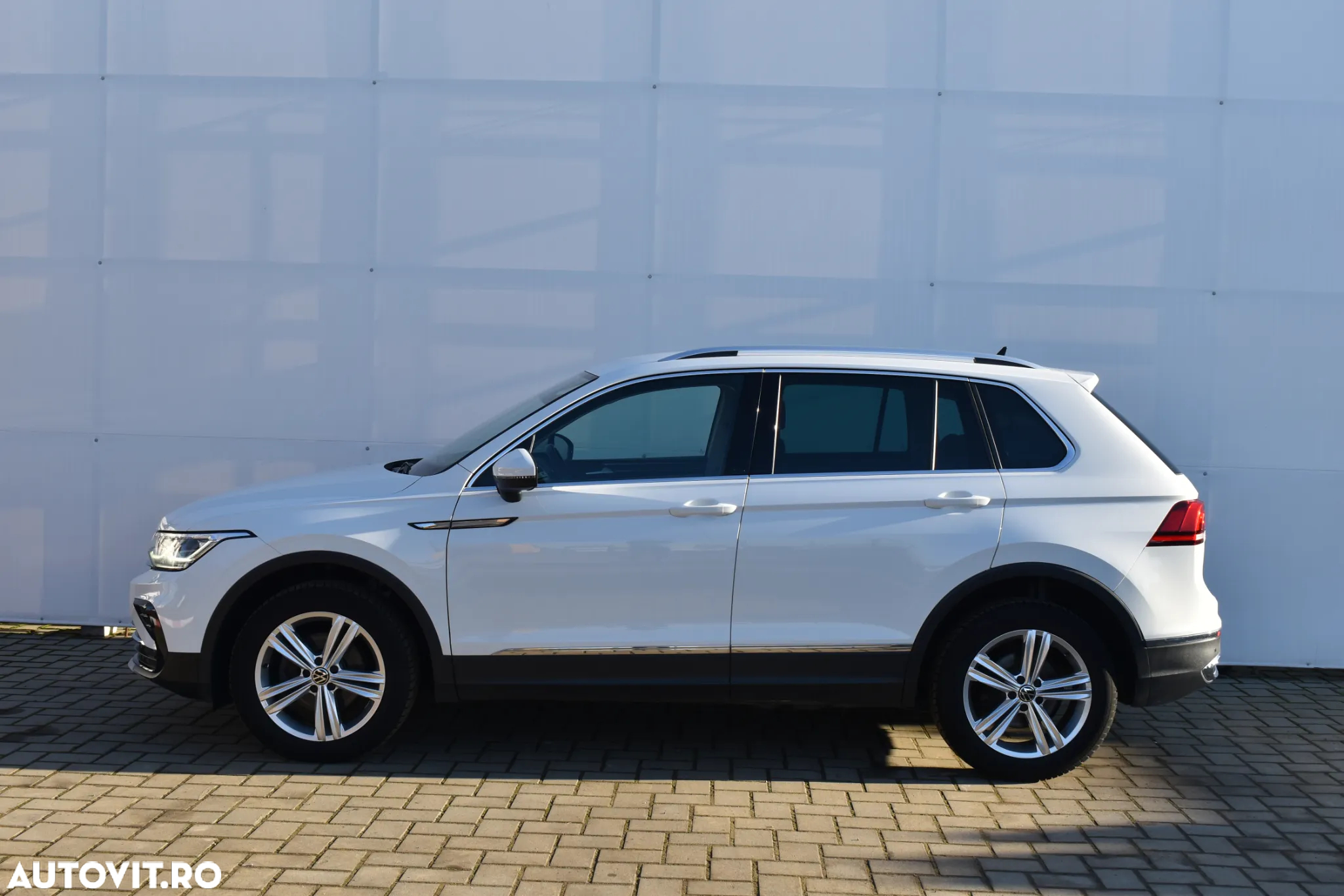Volkswagen Tiguan 2.0 TDI SCR 4MOTION DSG Elegance - 5
