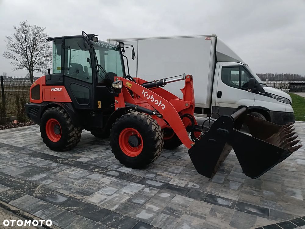 Kubota R082 - 2