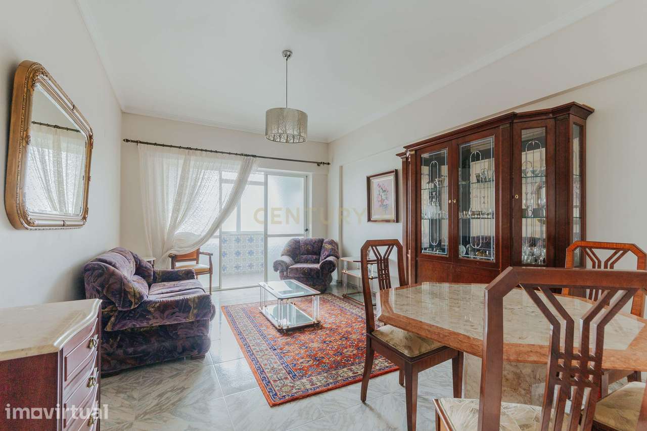 T2 nas Olaias com garagem, varanda e vista rio - Grande imagem: 4/22