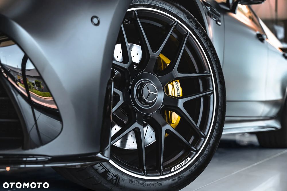 Mercedes-Benz AMG GT - 4