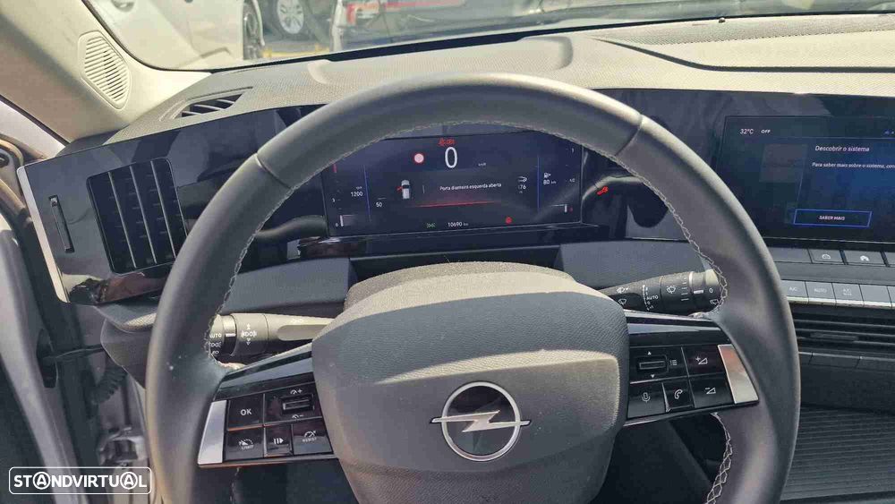 Opel Astra Sports Tourer 1.2 T Edition - 4