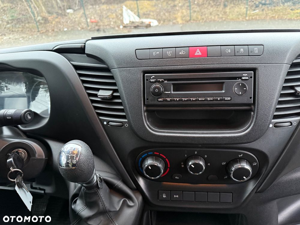 Iveco DAILY 35-170 *3.0* TYLKO 92000 km* KONTENER* Bliźniak* Tempomat* Blokada Mostu* - 11