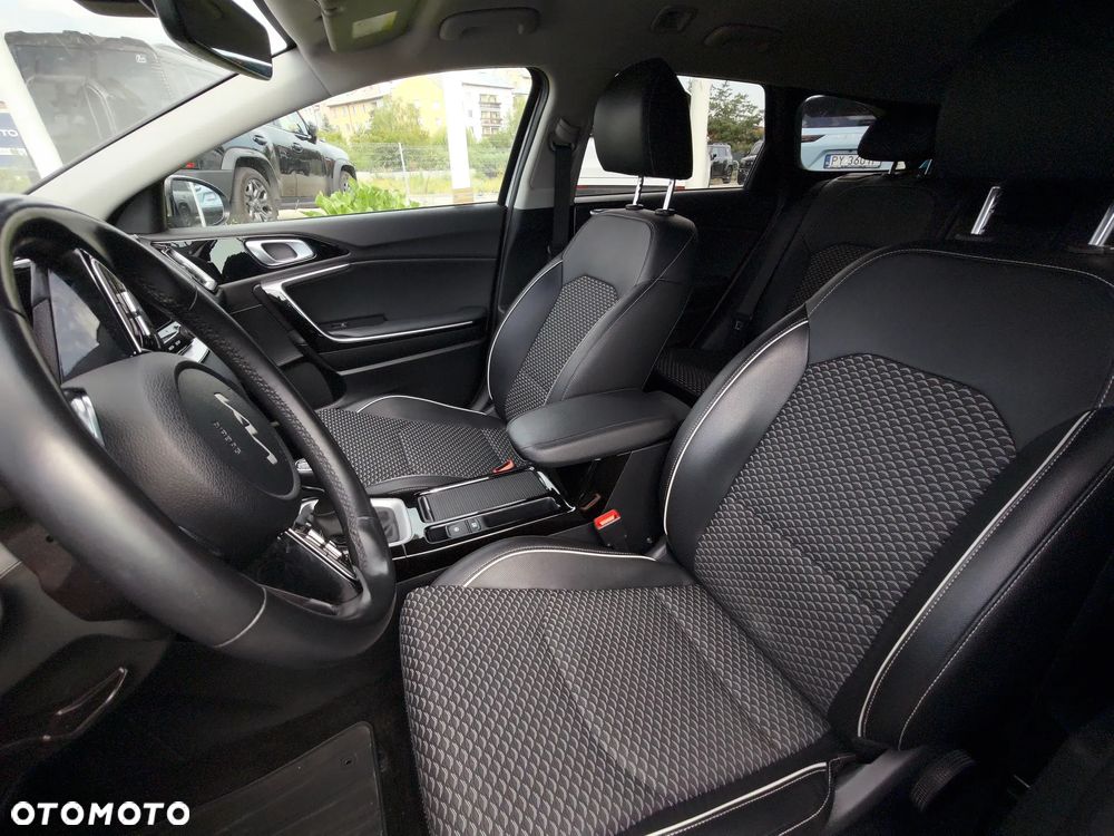Kia Ceed - 22