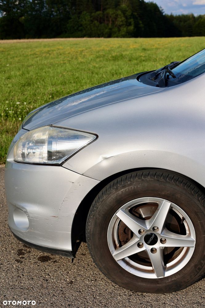 Toyota Auris 1.4 D-4D 2010 - 12
