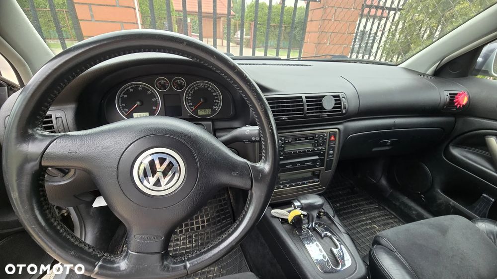 Volkswagen Passat 2.8 V6 4Mot Comfortline Tiptr - 5