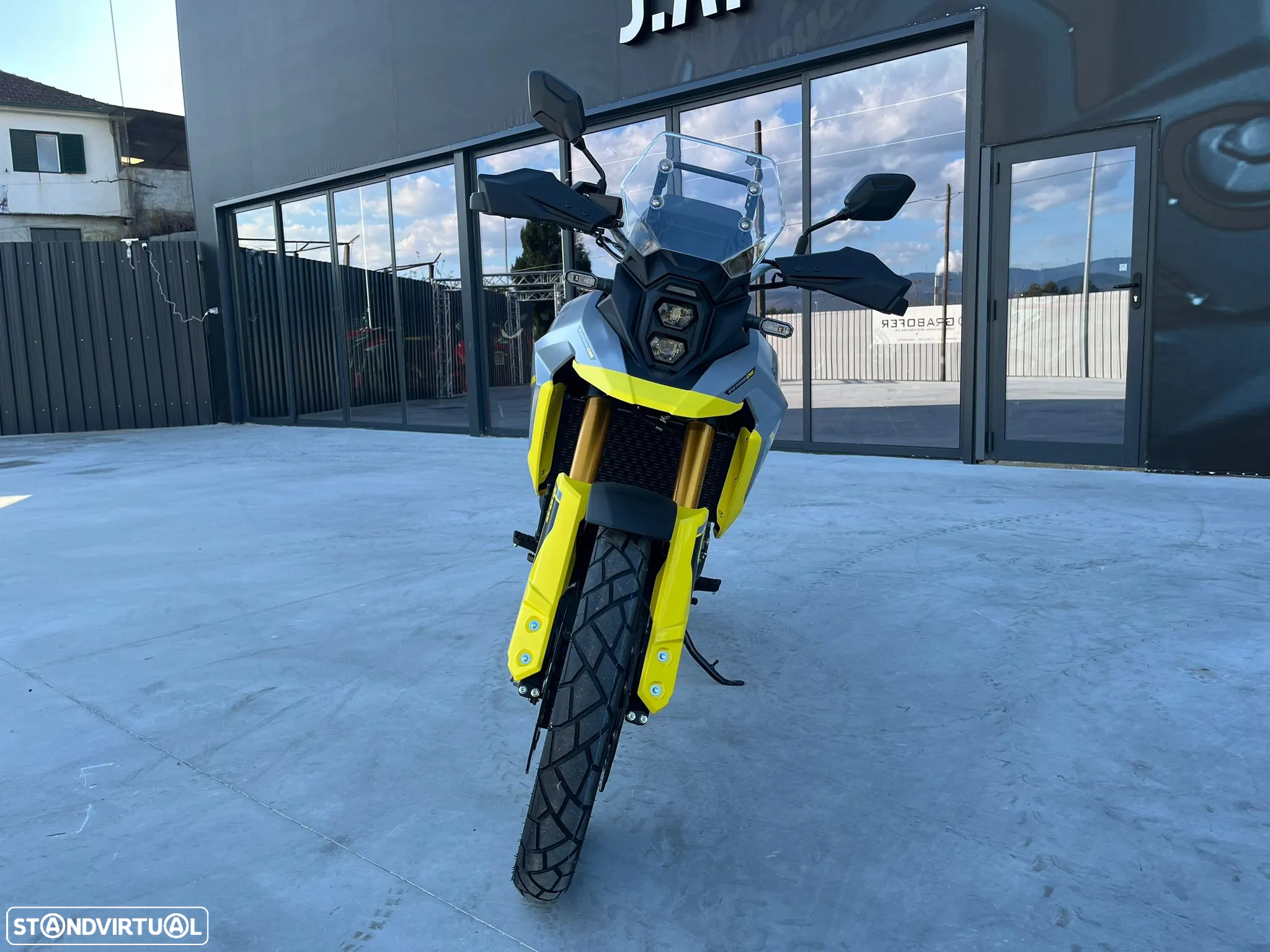 Suzuki V Strom 800 DE - 4