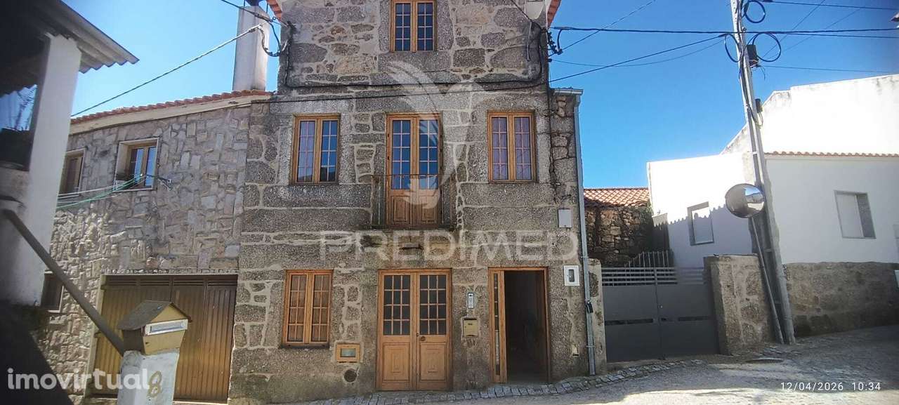 Moradia com 3 pisos - Grande imagem: 4/32