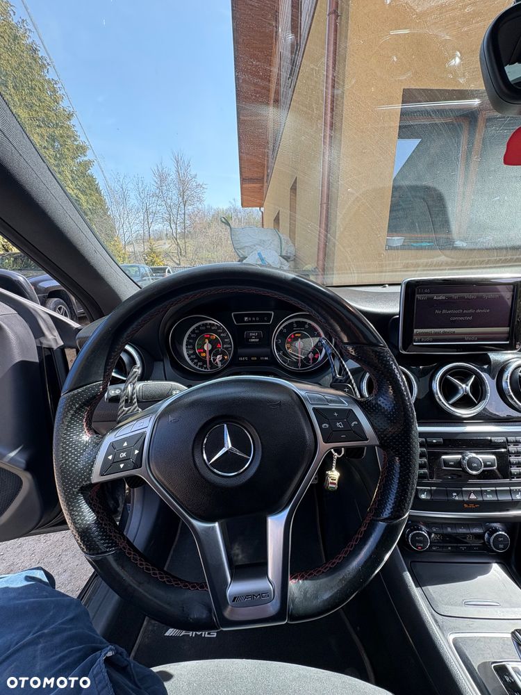 Mercedes-Benz CLA 45 AMG 4-Matic - 13