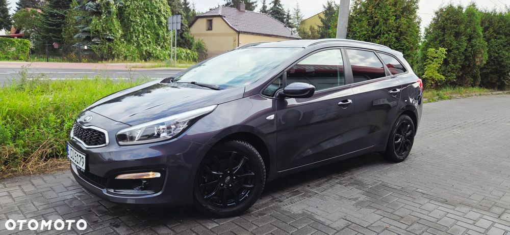 Kia Ceed 1.6 GDI ISG SW Dream Team Edition - 4