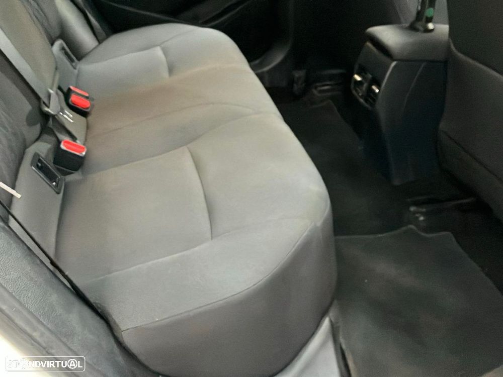 Toyota Corolla - 13