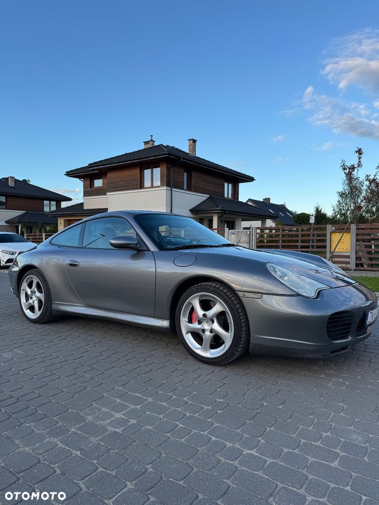 Porsche 911 Carrera 4S - 2