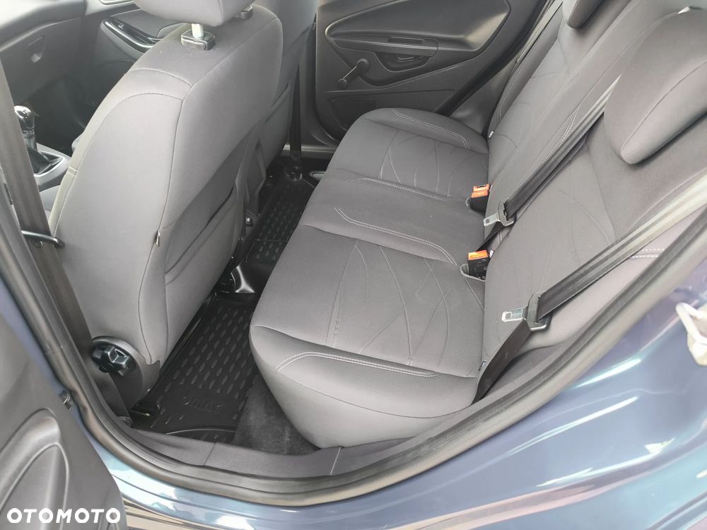 Ford Fiesta - 20