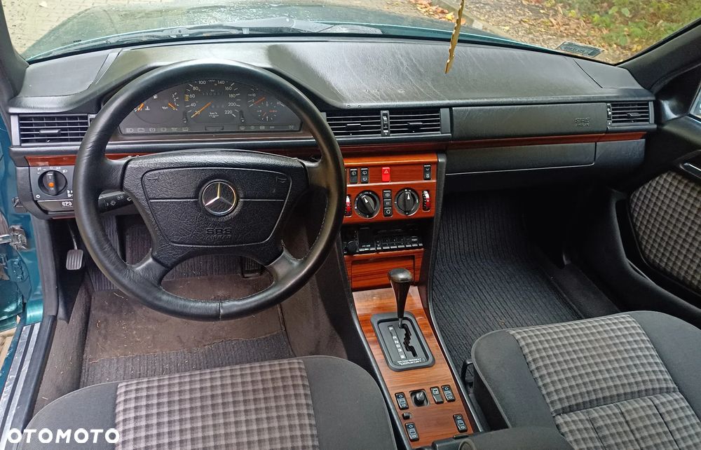 Mercedes-Benz Klasa E - 12