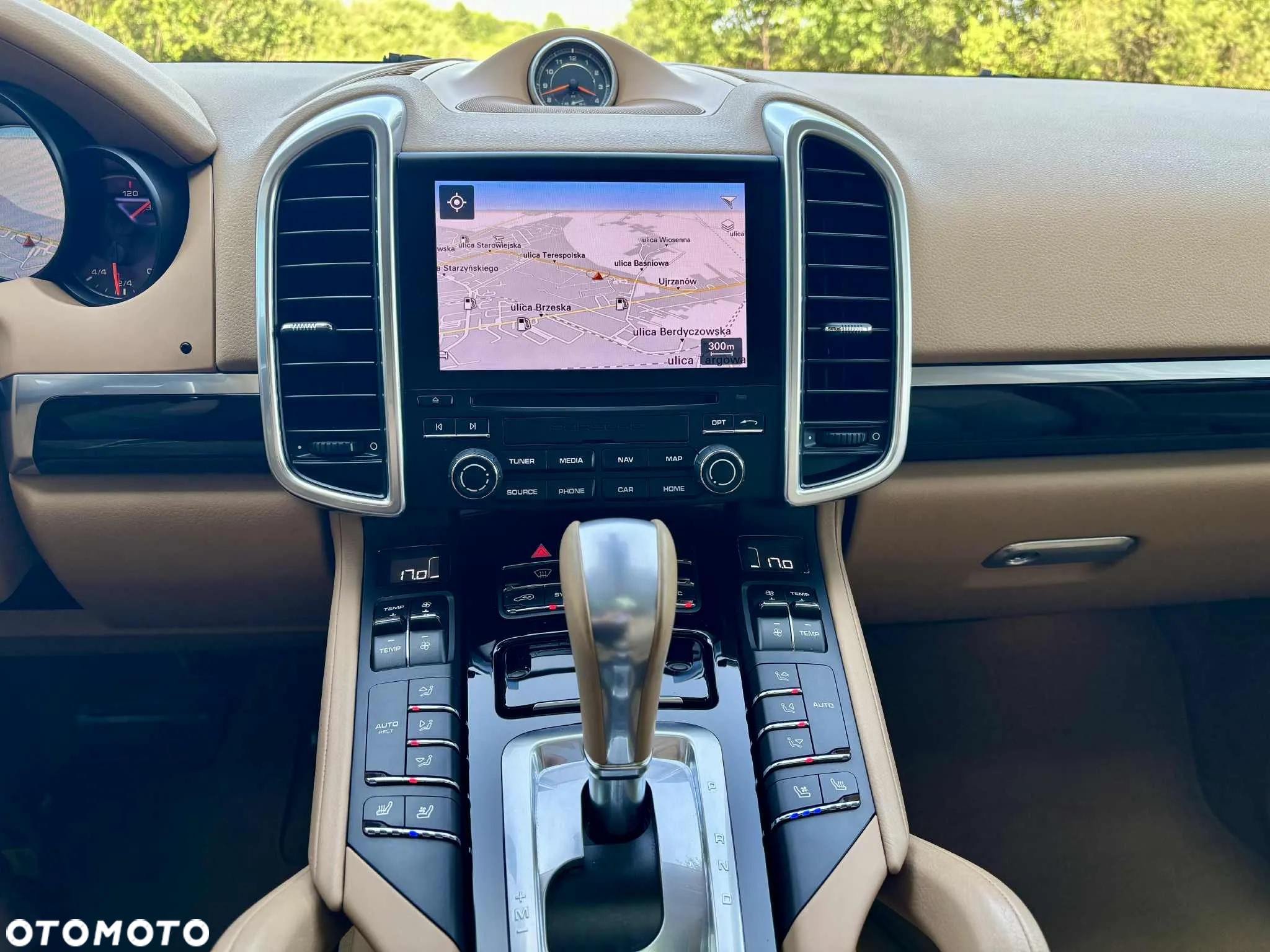 Porsche Cayenne Platinum Edition - 33