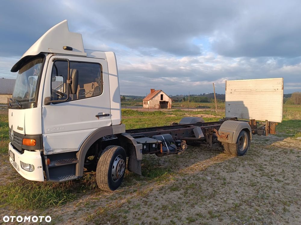 Mercedes-Benz ATEGO - 4