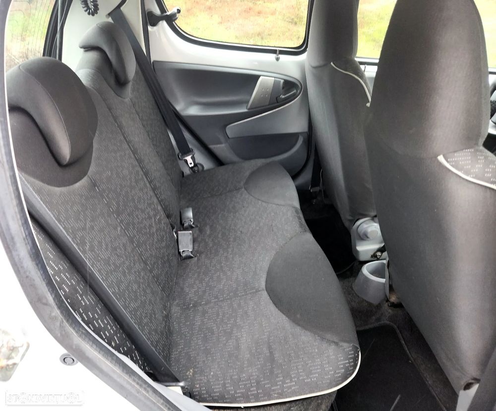 Peugeot 107 1.0 Black&Silver - 10