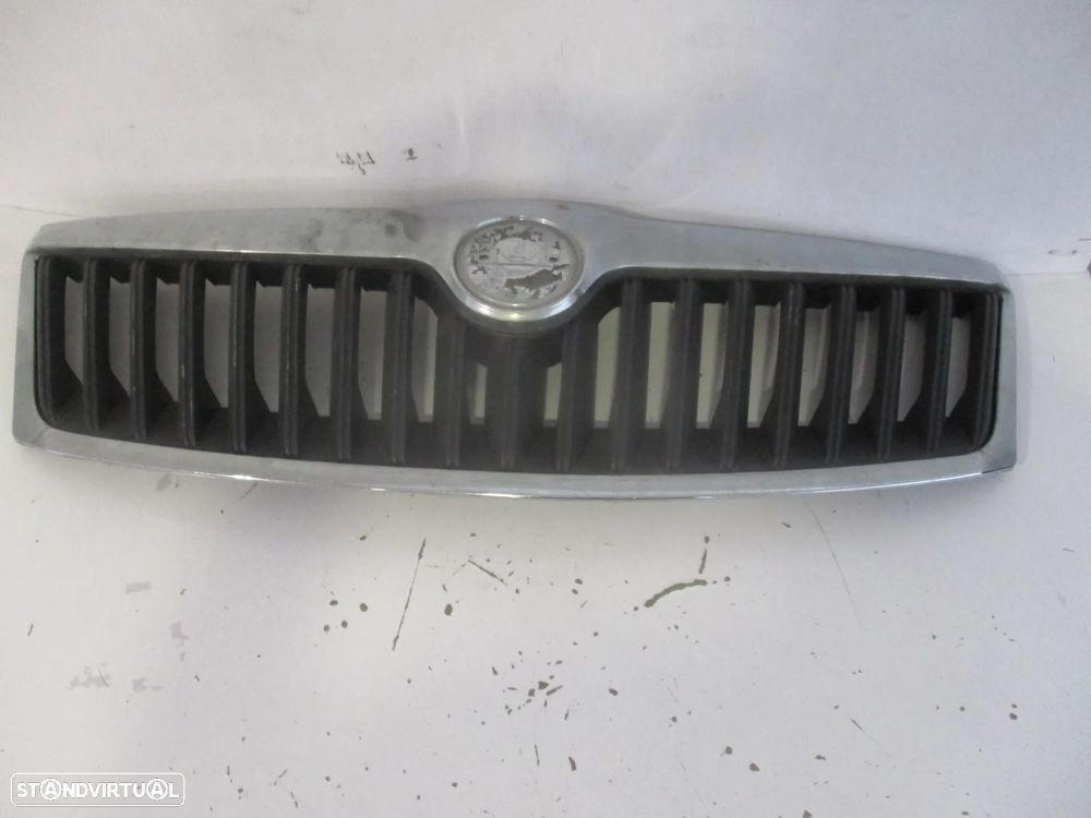 Grelha Skoda Otavia 2011 - 2