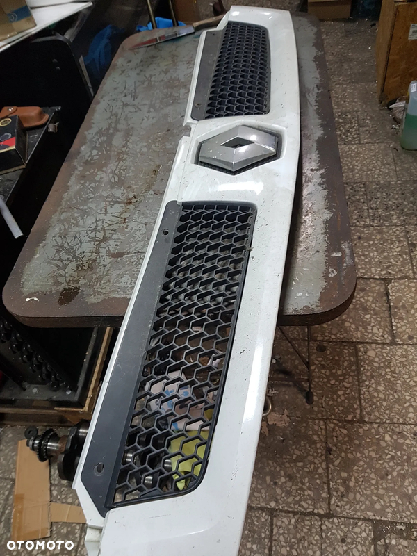 RENAULT MASTER GRILL ATRAPA