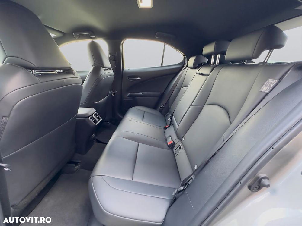 Lexus UX 250h (E-FOUR) Executive Line - 10