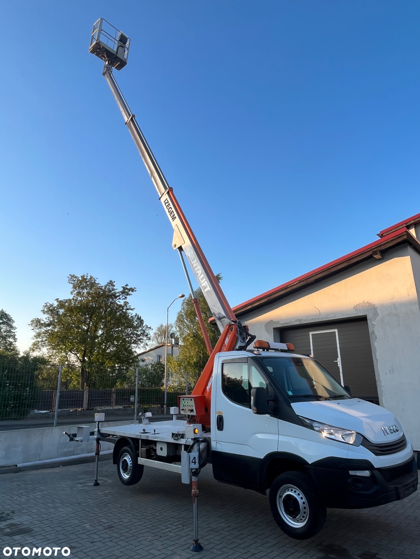 Iveco Podnośnik Koszowy Zwyżka 18 metrów Multitel MT182 Kosz 250KG!!! 13 M w Bok ! UDT BDB Stan jak Wumag Ruthmann GSR - 15