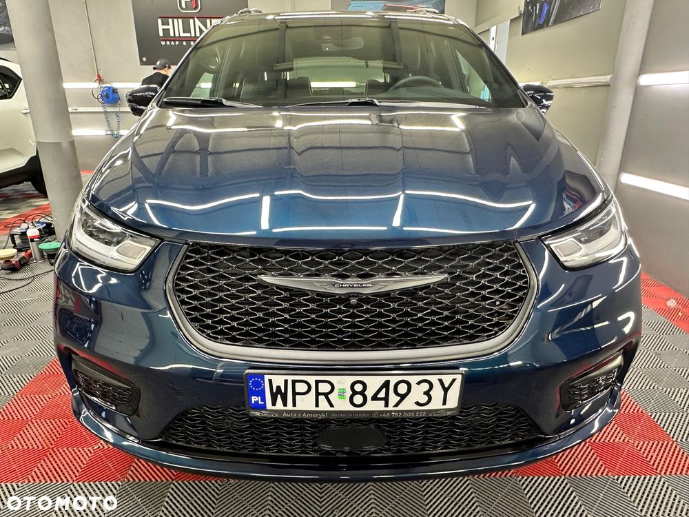 Chrysler Pacifica - 10